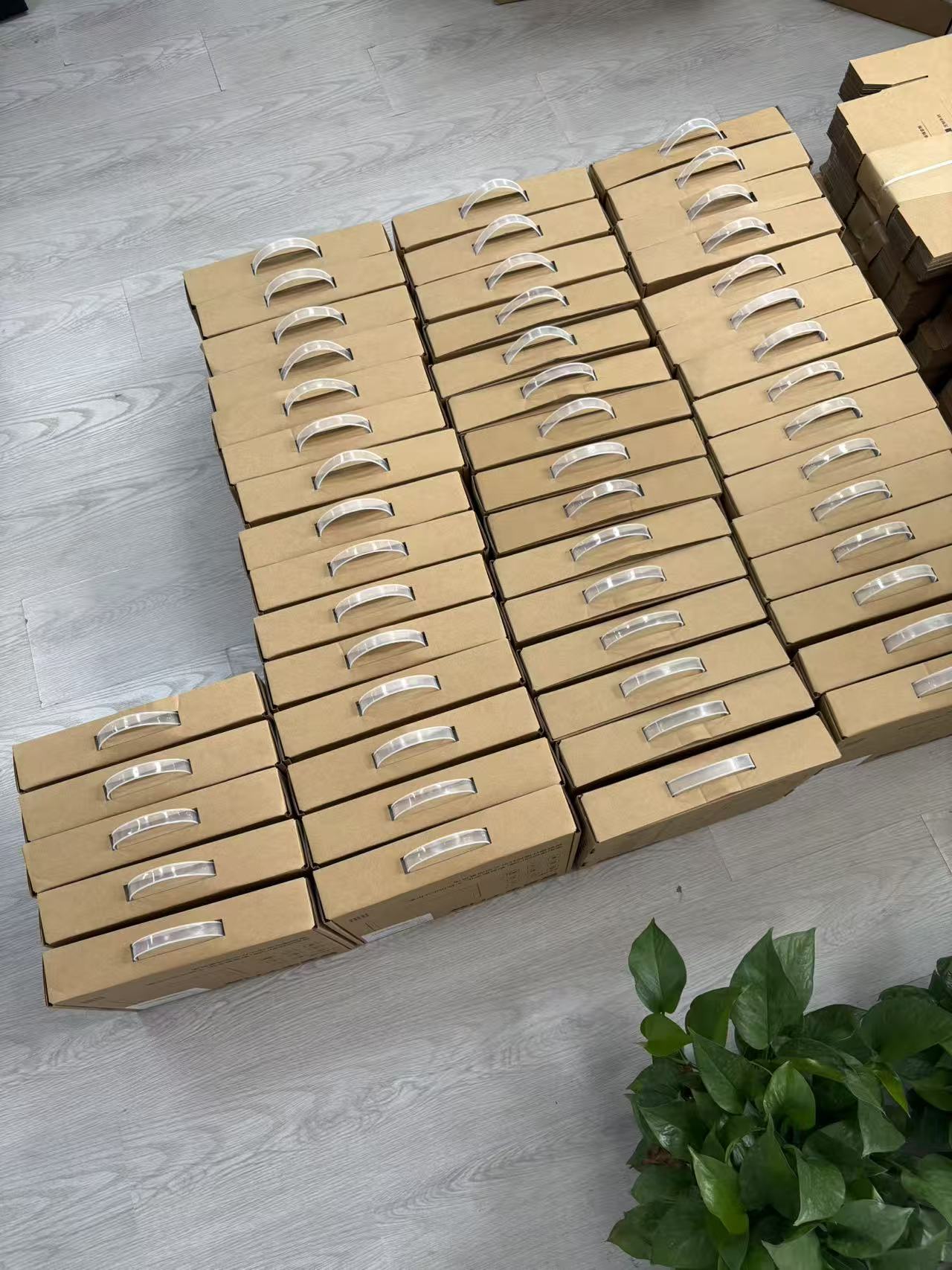 细节焕新智慧办公｜谷一科技全力推进电子会议室门牌硬件批量落地部署